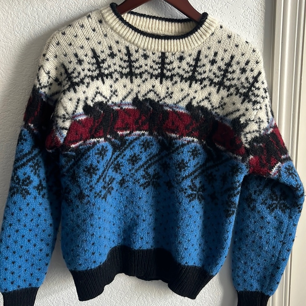 Vintage winter ski sweater